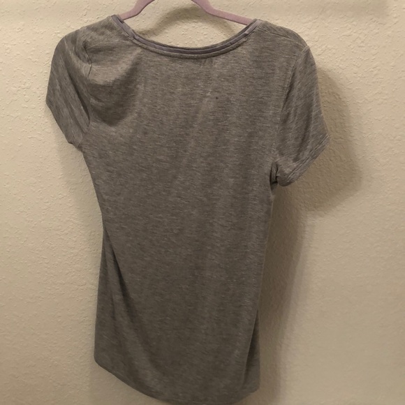 White House Black Market T-Shirt - Picture 3 of 3